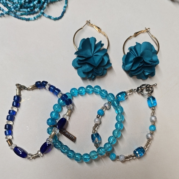 Blue Floral Romper W/ Matching Jewelry Sets. All Included! - Picture 3 of 4